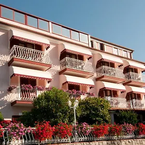 bed-breakfast-villa-klara.primorje-gorskikotar.com/